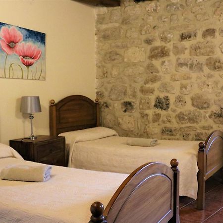 Albergue El Puntido Hontanas Eksteriør billede